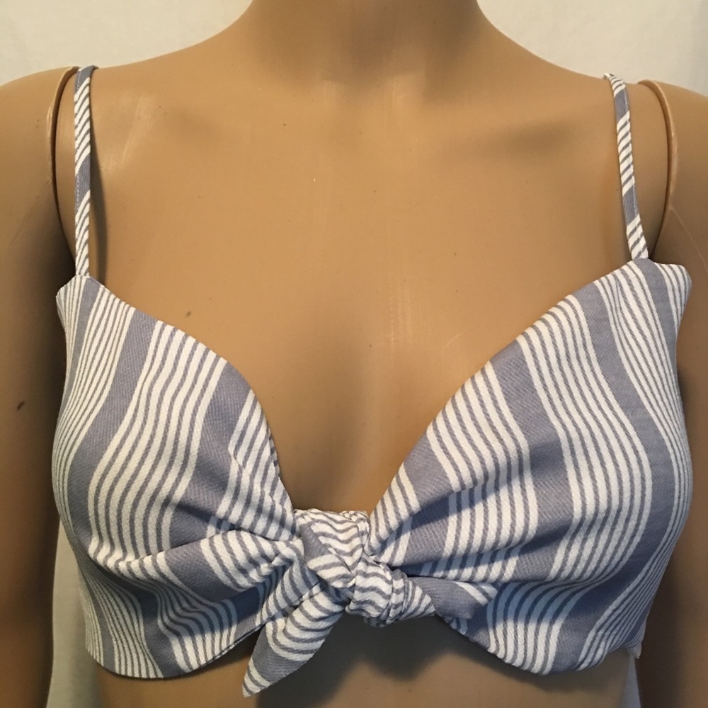 NWT Seek THE LABEL top